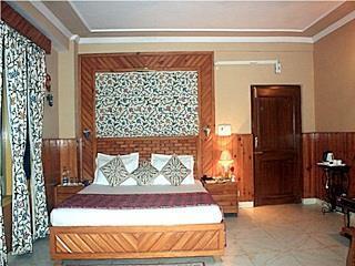 Una Comfort Nandini Hotel Dharamshala Eksteriør billede